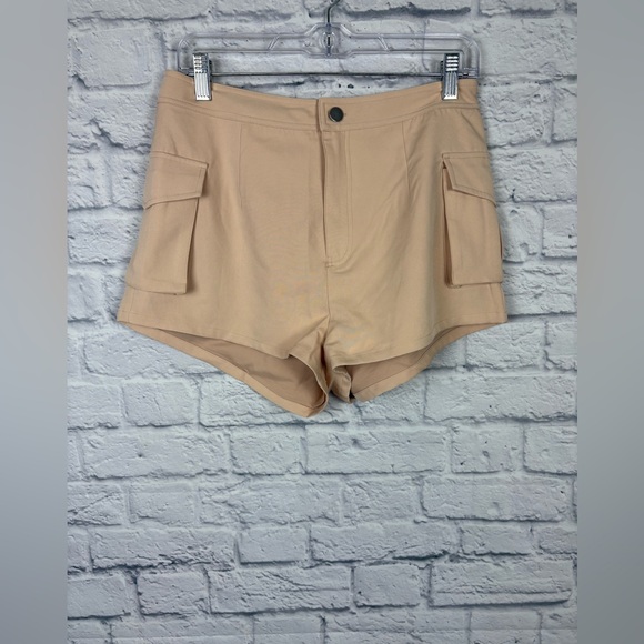 NWT Superdown X REVOLVE Melody Short Cargo Pocket Beige Tan Cream Size Medium - Picture 4 of 8